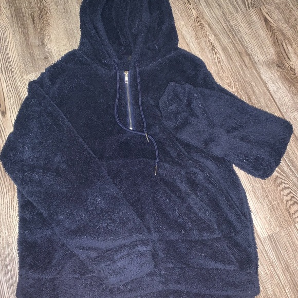 Zaful fuzzy sweater, size small and runs small - Picture 2 of 5